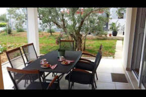 Charmantes Ferienhaus Mit Grill Und Garten